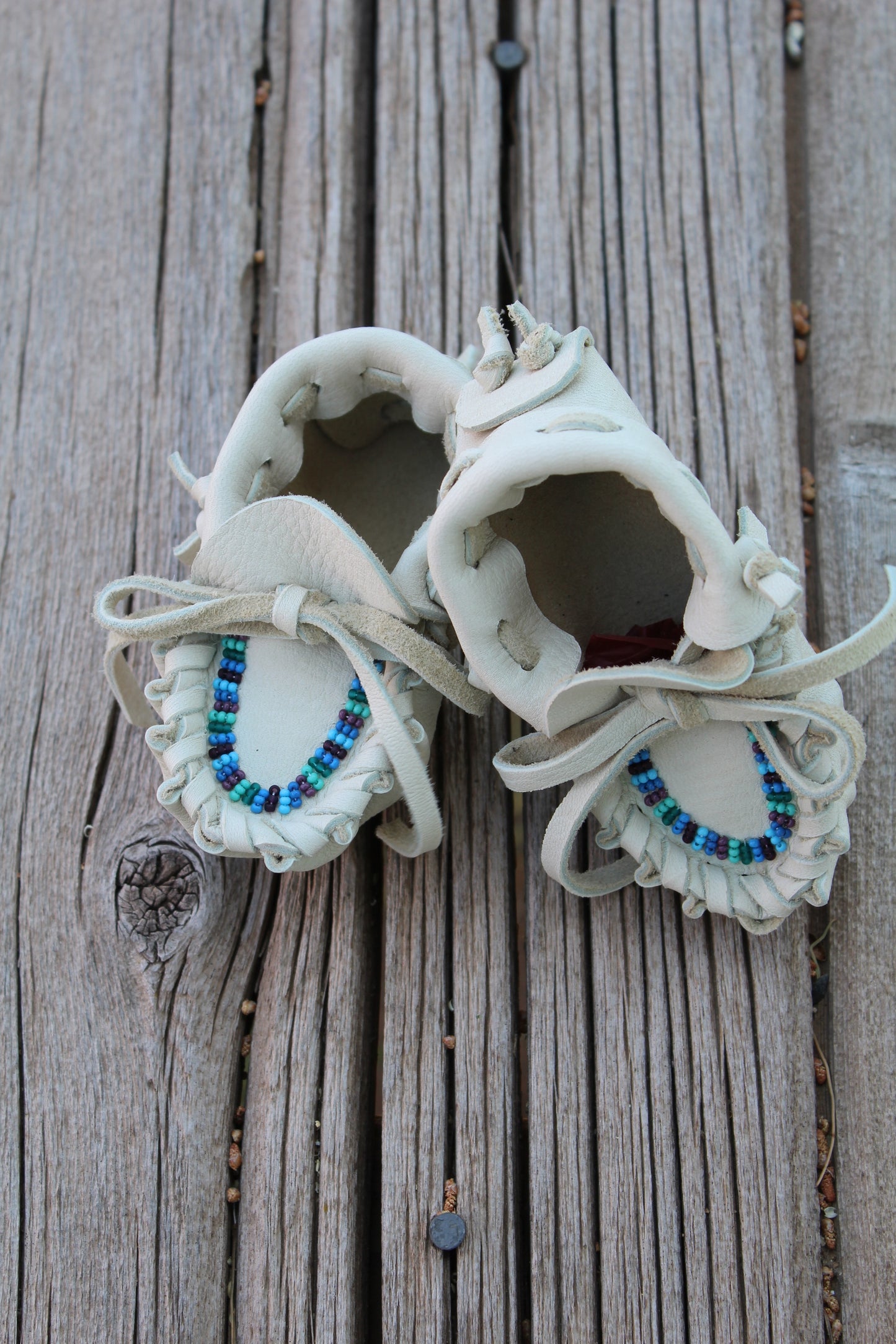 buckskin baby moccasins, beaded baby moccasins