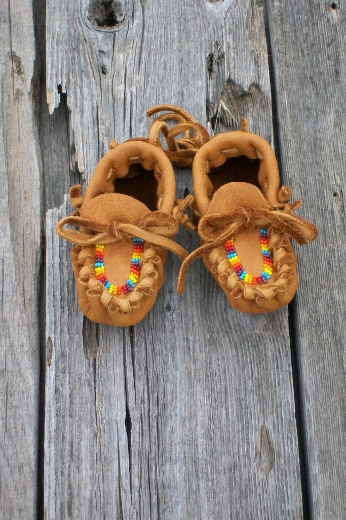 Newborn baby moccasins , beaded baby moccasins , baby shower gift