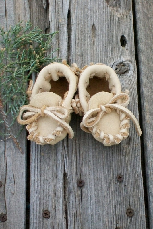 Baby moccasins for newborn , baby gift , newborn leather moccasins